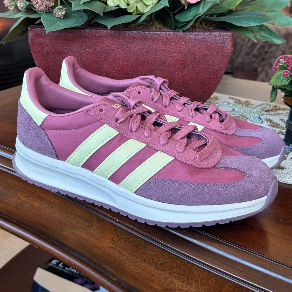 Brand New Adidas Run 70s 2.0 Lace Up Sneakers Retro Cloudfoam Cushioned Vintage